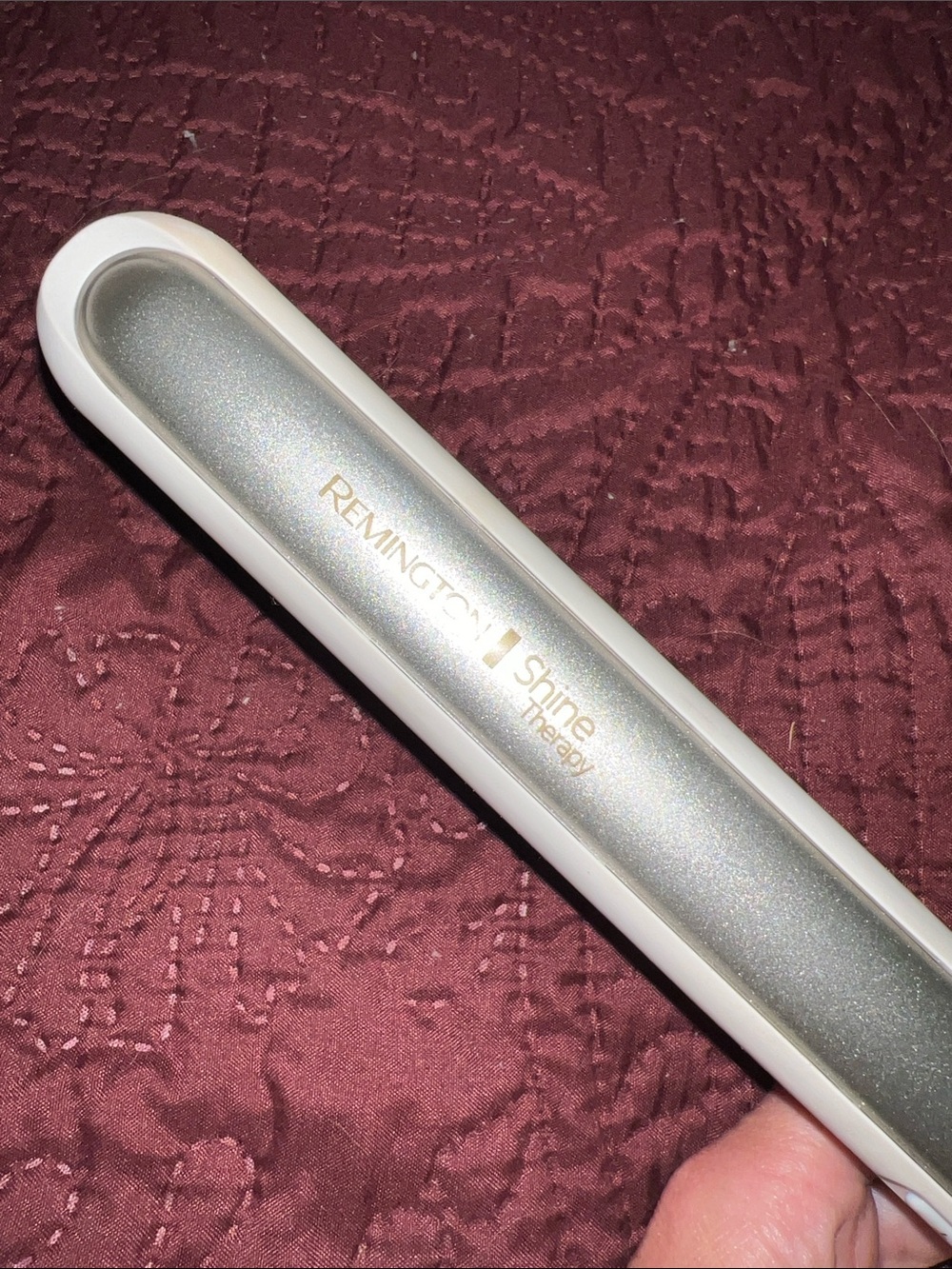 Remington White and Silver Shine Therapy Flat Iron
